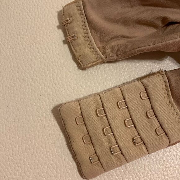 Victoria's Secret 38D Body by Victoria lined perfect coverage w/underwire AS IS - Picture 5 of 8